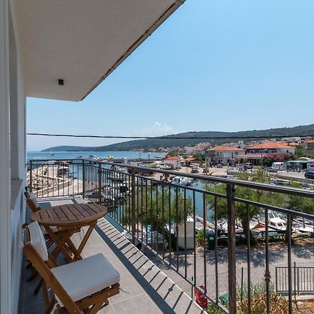 Beach Apartman Marela Slatine Eksteriør bilde