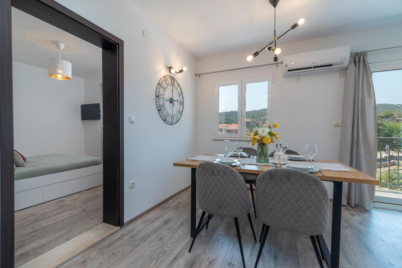 Beach Apartman Marela Slatine Eksteriør bilde