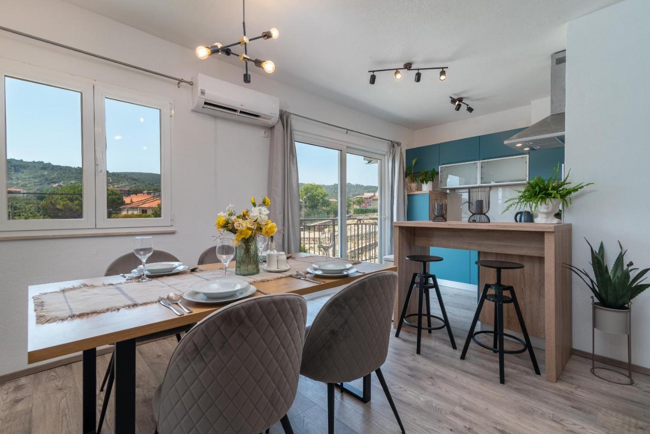 Beach Apartman Marela Slatine Eksteriør bilde