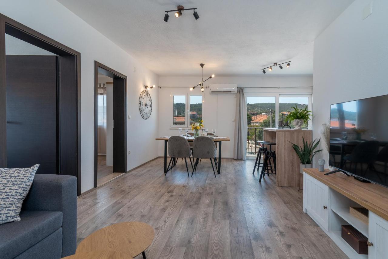 Beach Apartman Marela Slatine Eksteriør bilde