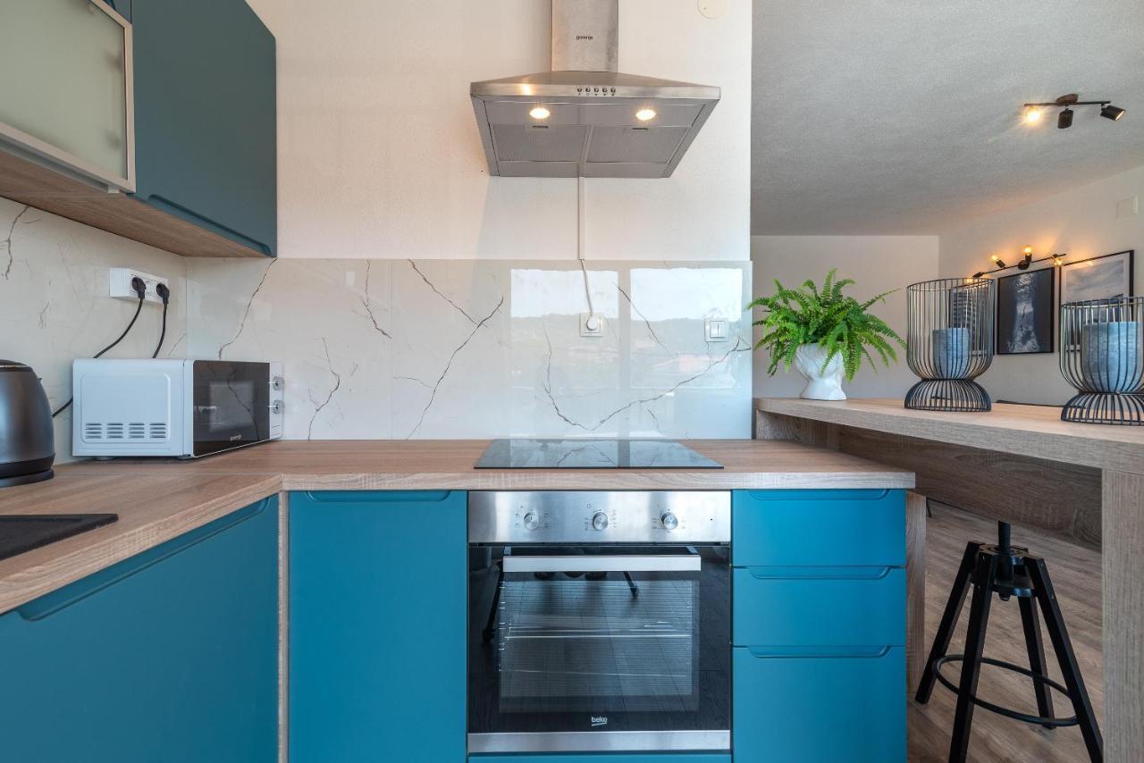 Beach Apartman Marela Slatine Eksteriør bilde