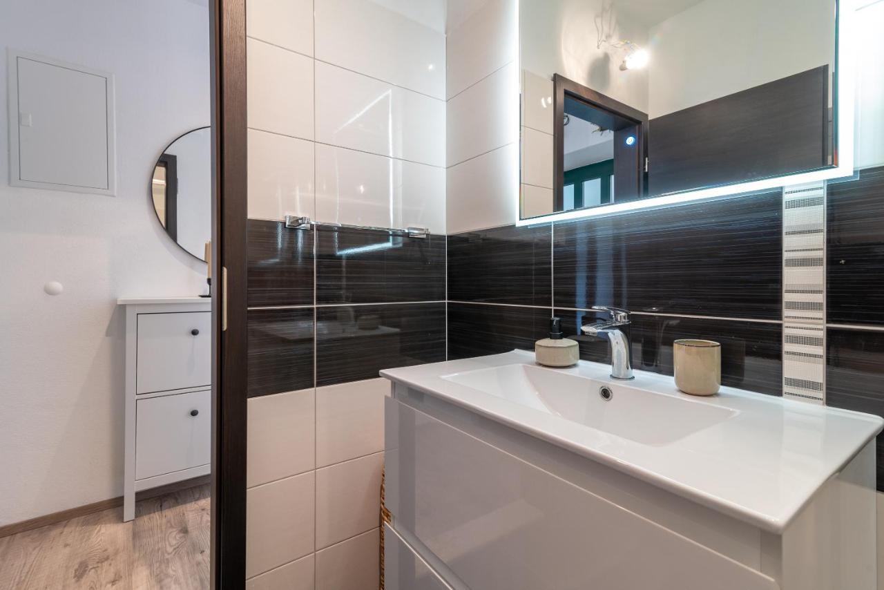 Beach Apartman Marela Slatine Eksteriør bilde
